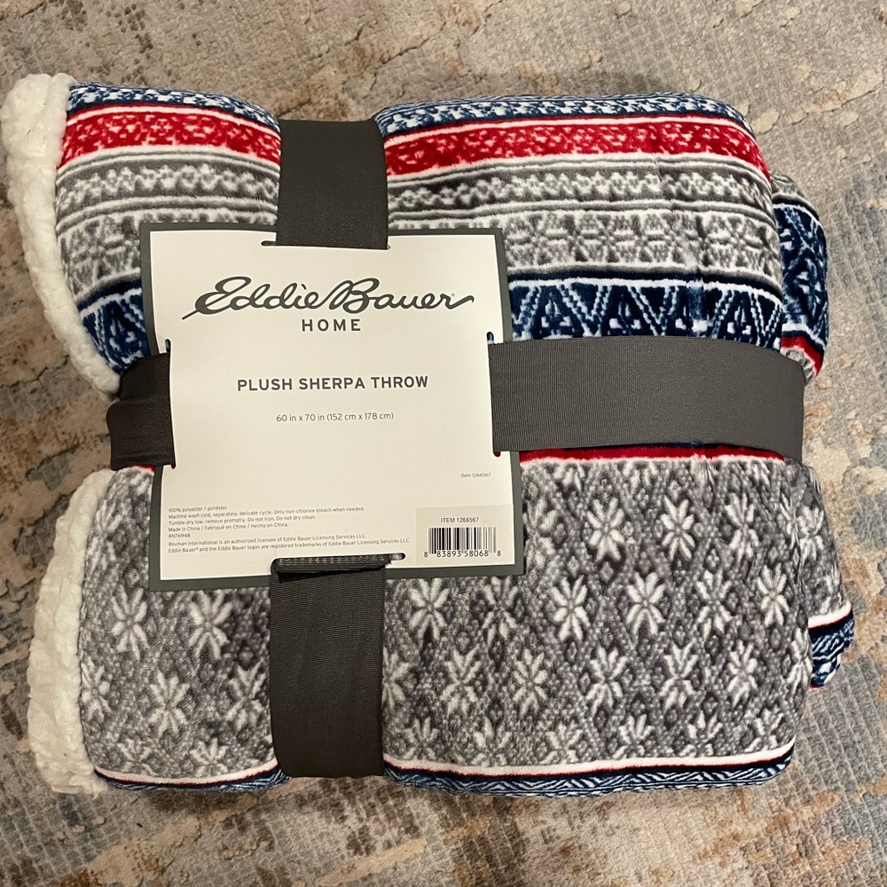 NEW Eddie Bauer Plush Sherpa Blanket